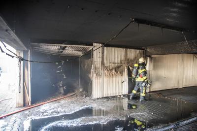 Stuttgart-Bad Cannstatt: Boeller verursacht Garagenbrand und hohen Schaden